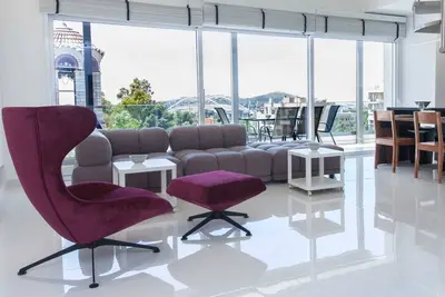 Image de Marousi 2 Bd Modern Luxury Living with Shared Pool