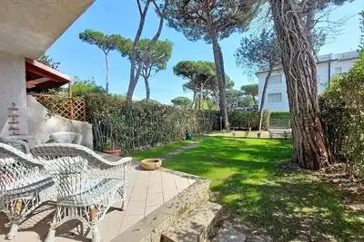 Image de Belle maison de vacances avec climatisation, Wifi, Tv, véranda, parking, près de Forte Dei Marmi