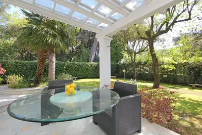 Image de Maison de vacances privée avec Wifi, climatisation, Tv, véranda, parking, près de Forte Dei Marmi