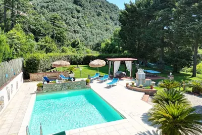 Image de Maison de vacances avec piscine privée, Wifi, Tv, balcon, vue panoramique, près de Viareggio