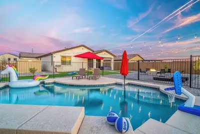 Image de Heated Pool! King Bed, Pool Table, Ping Pong