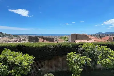 Image de Maison de Village, vue mer Avec Vieux Lavoir. Animaux de Compagnie Acceptés