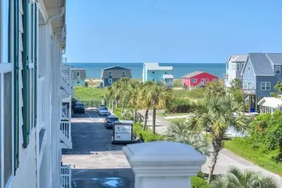 Image de Beautiful 2 Bedroom 2 Bath Condo, Walk to the Beach, Sleeps 8