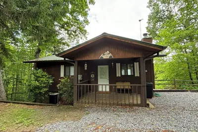 Image de Minutes from town with gorgeous mountain views!