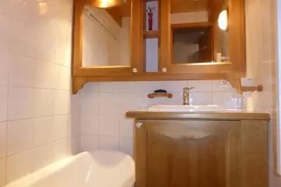 Image de 2ème étage, vue montagne, piscine, balcon, parking, télévision, casier à ski, 37m², Les Houches
