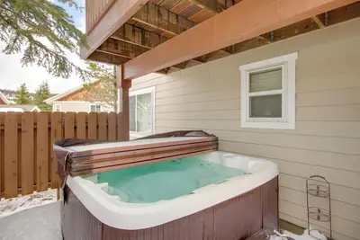 Image de Cedar Creek Condo: Free Shuttle to Big Sky Resort!