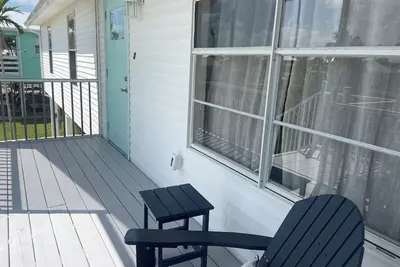 Image de 3/2 Stilt Home in the Heart of Saint James City