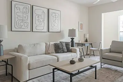 Image de Landing at The Bristol on Union - 2 Bedrooms in. . .