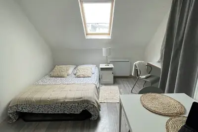 Studio, Meublé Calme Tout Équipé. en Face de la Gare Juste la Route à Traverser