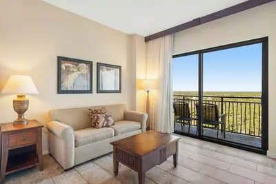 Image de Short Distance to Beaches, Sharkys, Pier Park, & More!