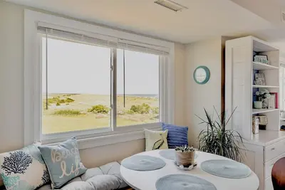 Image de Best view at Carolina Beach ~ Pet Friendly ~ 1bd 1ba ~ Steps from the beach!