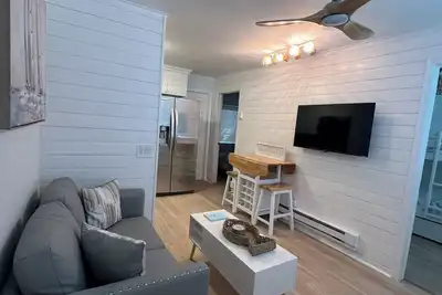 Image de Newly renovated condo directly infront of Boardwalk and Jersey Shore house