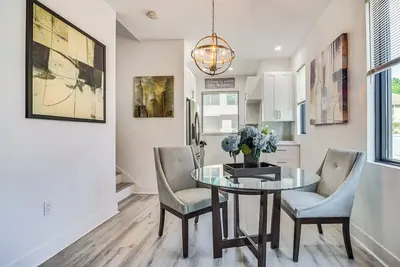 Image de Modern Tampa Townhome Near Midtown, Wfh Friendly!