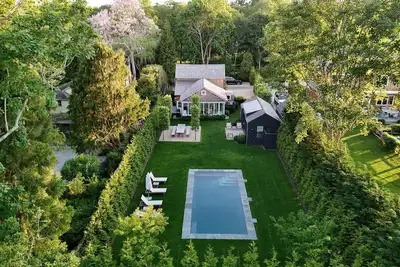 Image de Amagansett Village Beautifully Restored Farm House & Studio with Pool