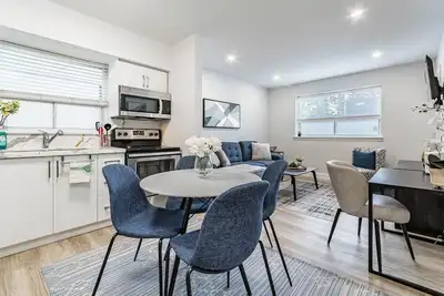 Image de Deluxe Suite, Free Parking, Port Credit Lakeshore