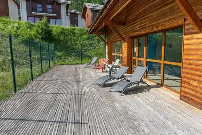 Image de 200m du centre station, 3ème étage, piscine, télévision, casier à ski, 23m², Les Orres