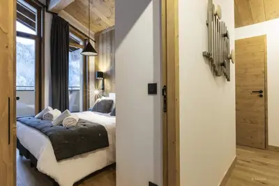 Image de Wifi, 50m du centre station, vue montagne, balcon, parking, télévision, casier à ski, 77m²