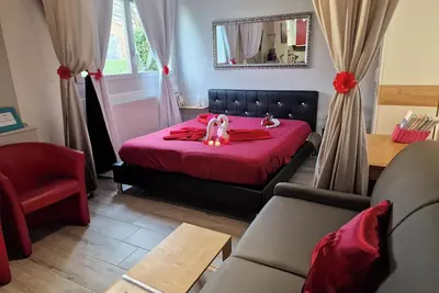 Image de Homerez - Studio confortable à Bevaix avec vue montagne - 30 m² + Spa