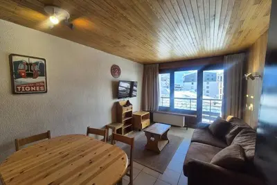Image de 100m du centre station, 1er étage, balcon, télévision, casier à ski, 45m², Tignes
