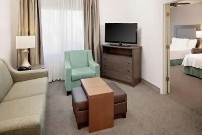 Image de 2 Family Suites w\/ Seating Area and Kitchen | Right in the Heart of the City
