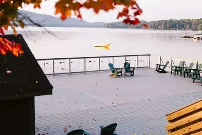 Image de Picturesque Lakeside Views from Charming Resort | 4 Relaxing Units