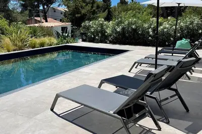 Image de 3. Jacko. Home Cassis - Maison Julou
