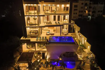 Image de Evolve Isla - Spectacular New Oceanfront Villa
