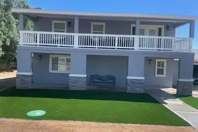 Image de \tQuiet two story house on 2 acres. Plenty of parking, for Rv, vehicle & toys.