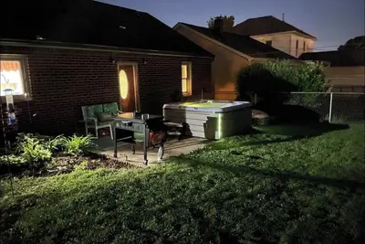Image de Garden Spa Home with King Size Bed & Hot Tub