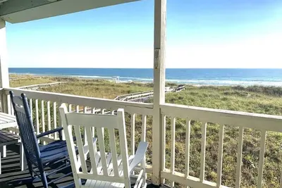 Image de Sands 4 #2-A - Oceanfront Condo with Private Beach Access