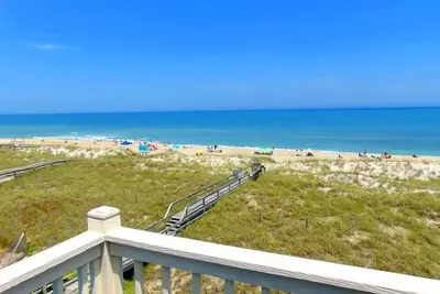 Image de Oceanfront Top Floor 2 Bedroom Condo Spectacular Views Centrally Located