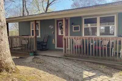 Image de Secluded cabin situated near State Parks!