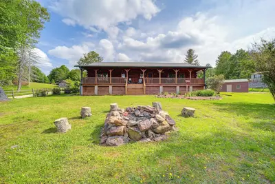 Image de 4 Mi to Grandfather Mountain: Cabin in Newland!
