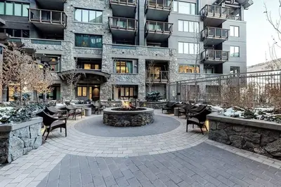 Image de Lionshead Village modern, luxe 2br at The Lion- walk to slopes, hot tubs & pool!