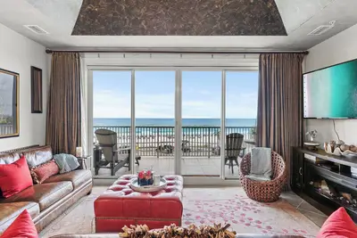 Image de Wave Whisperer: Family Beachfront Hideaway