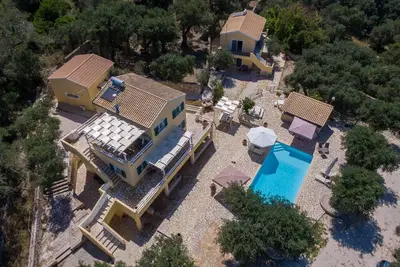 Image de Appartement 'Villa Elaia 7' avec vue sur les montagnes, Wi-Fi et climatisation