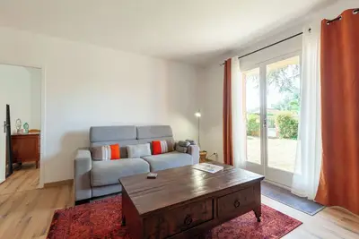 Image de Maison de vacances 'Charmant Bas De Villa Au Calme' avec terrasse privée, jardin privé et Wi-Fi