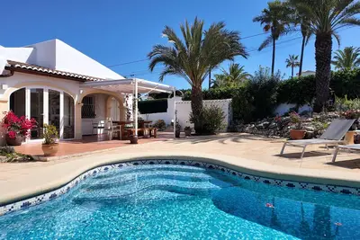 Image de Villa 'Pinosol Jávea' avec vue sur les montagnes, piscine privée et Wi-Fi