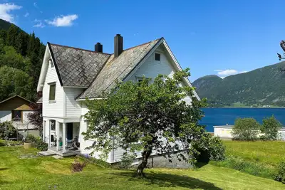 Image de Maison confortable à Austefjorden avec.