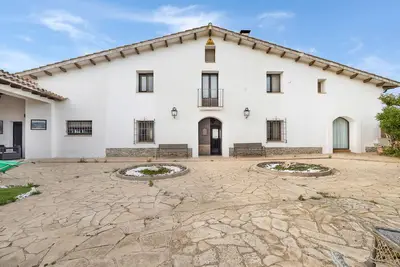 Image de Maison de campagne \"Cal Eloi Janet\" avec vue sur les montagnes, piscine privée et Wi-Fi