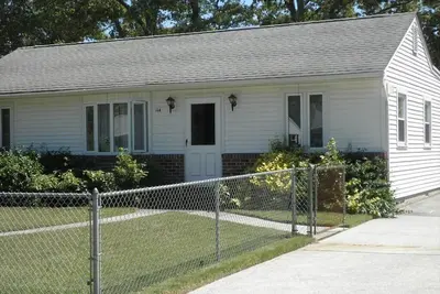 Image de Lovely Family Ranch Home 2 blocks from the Bay & Spectacular Sunsets