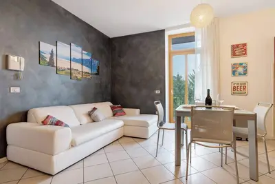 Image de Appartement \"Das Rote Haus\" avec vue sur les montagnes, balcon et Wi-Fi