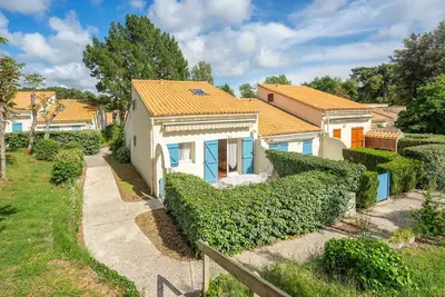 Image de Maison de vacances 'Maison Jonathan À La Palmyre' avec terrasse privée et jardin privé
