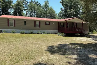 Image de Lake House not on water but very close to all access to lake