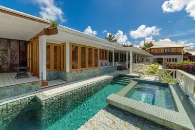 Stunning Retreat with Pool and Sunset Views - Northlight