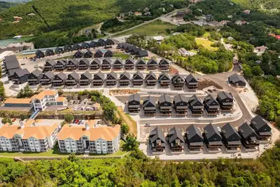 Image de Nine Lakefront Homes (sleeping 223) in Rocky Shores w/n 500ft