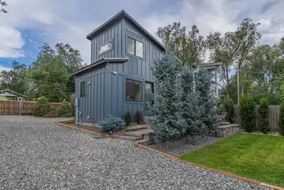 Image de Modern Cottage Vibe -- Springs Retreat + Hot Tub