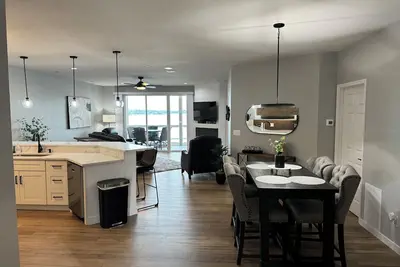 Image de Lands End Luxury on the Water-Main Channel View-Free Boat Slip-No Stairs to Unit