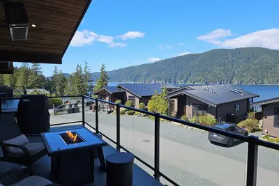 Image de 2 Bedroom ocean view cottage with firetable
