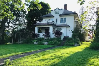 Image de Historical house within walking distance to Clifton Hill & Falls